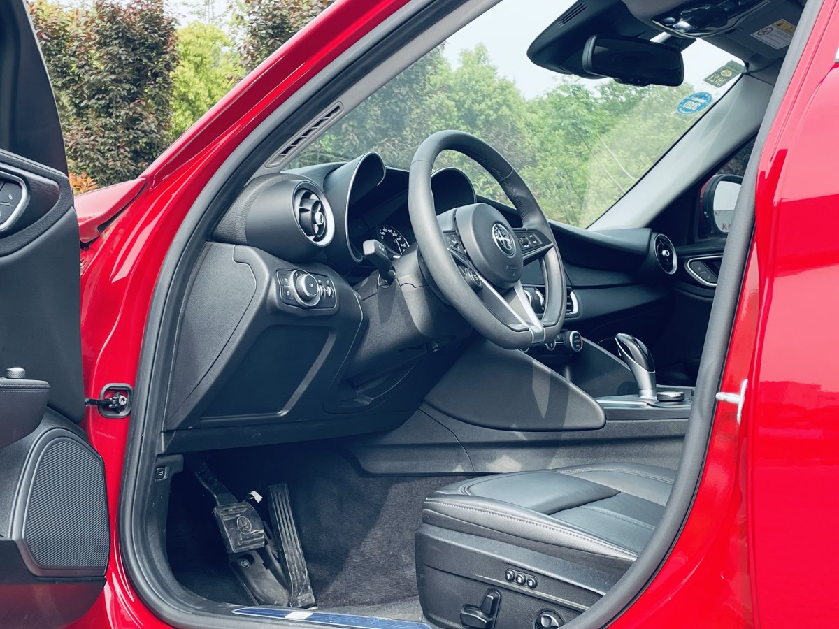 2019年1月阿尔法·罗密欧 Giulia  2017款 2.0T 200HP 豪华版