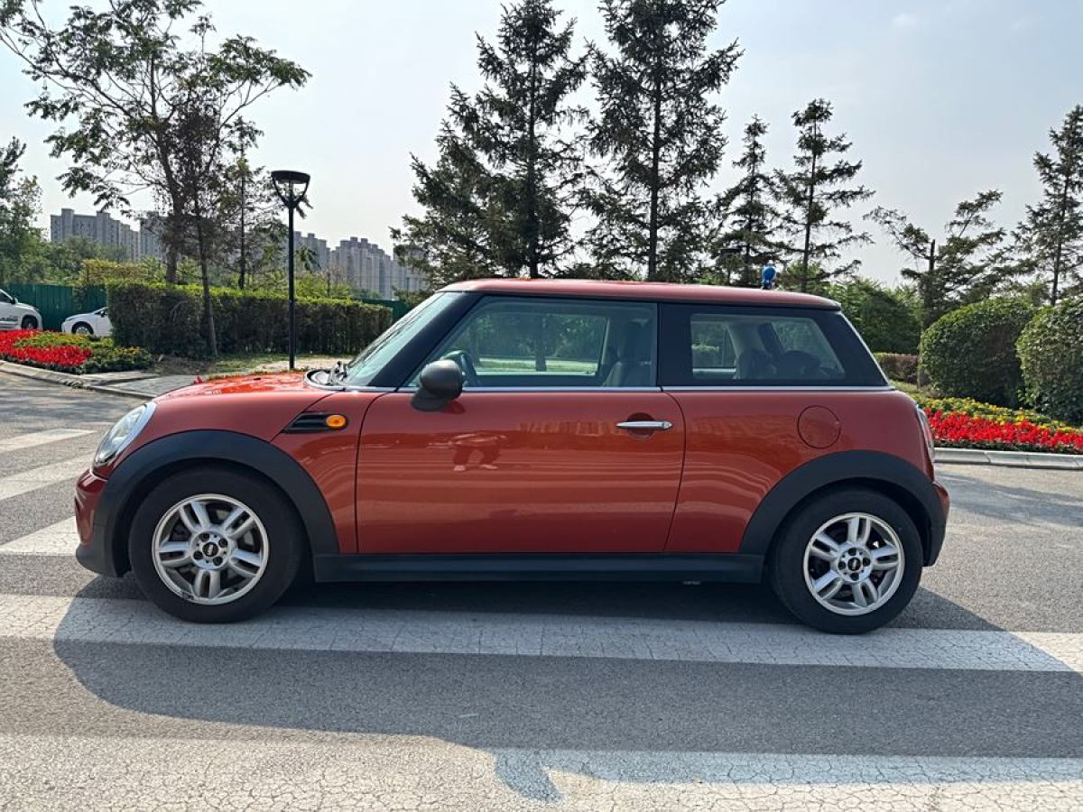 2011年8月MINI COUNTRYMAN  2011款 1.6L ONE