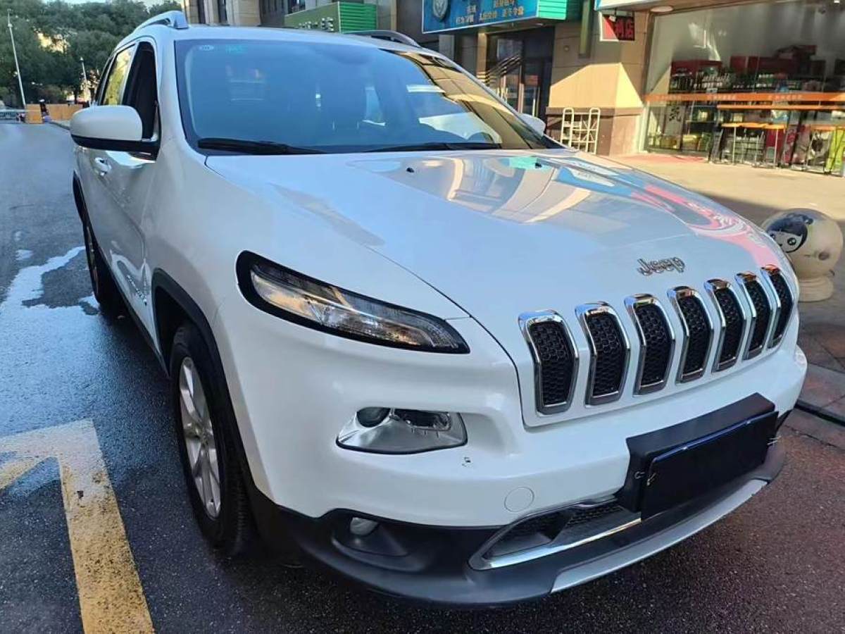 Jeep 自由光  2017款 2.0L 領(lǐng)先版圖片