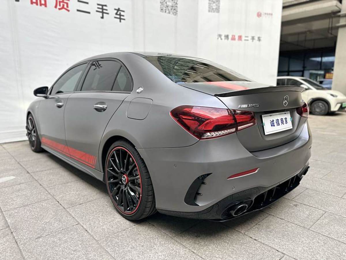 2022年6月奔馳 奔馳A級(jí)AMG  2022款 AMG A 35 L 4MATIC 熾夜特別版