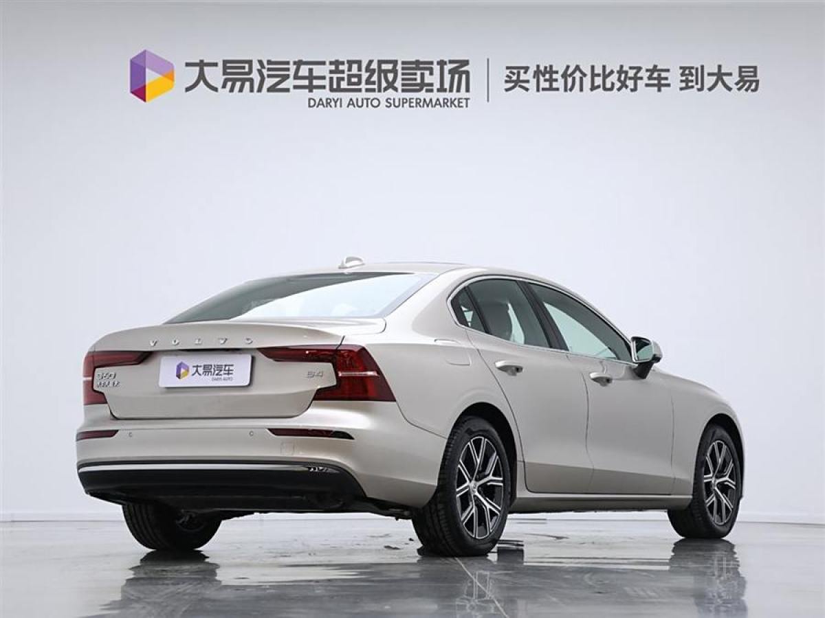 2024年10月沃爾沃 S60L  2024款 B4 智遠(yuǎn)豪華版