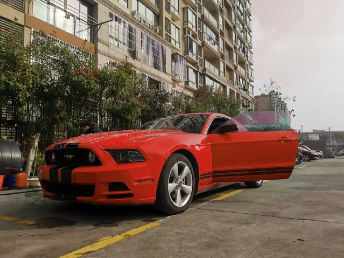 福特 Mustang  2013款 3.7L 自動(dòng)標(biāo)準(zhǔn)型圖片