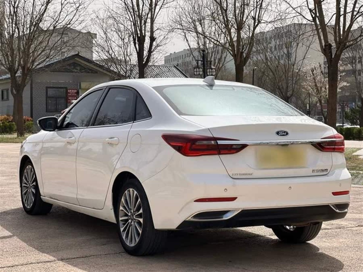 福特 福睿斯  2021款 1.5L 自動(dòng)榮耀版圖片