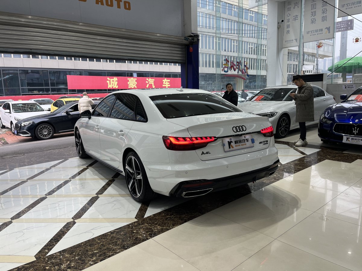 奧迪 奧迪A4L  2022款 45 TFSI quattro 臻選動感型圖片