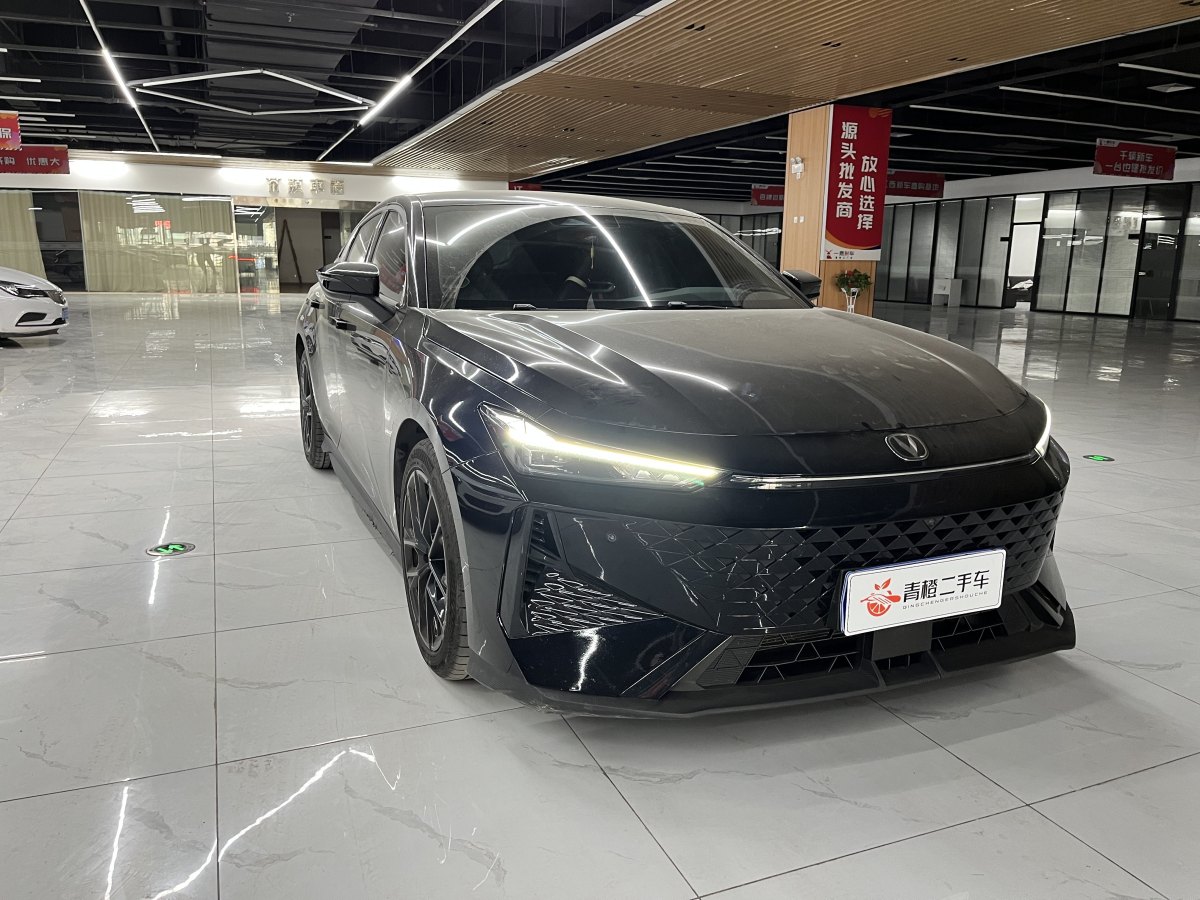 長安 長安UNI-V  2024款 1.5T 尊貴型圖片