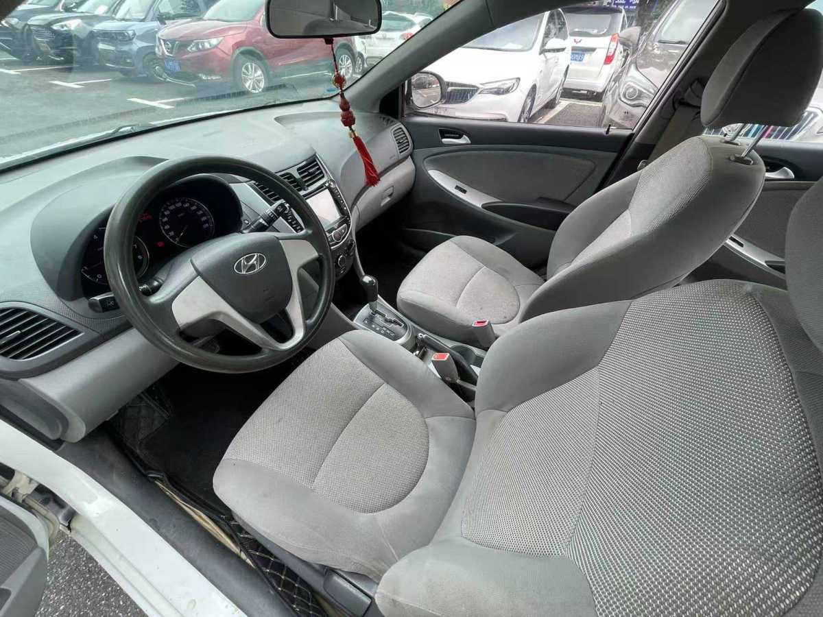 現(xiàn)代 瑞納  2010款 三廂 1.4L 自動舒適型GS圖片