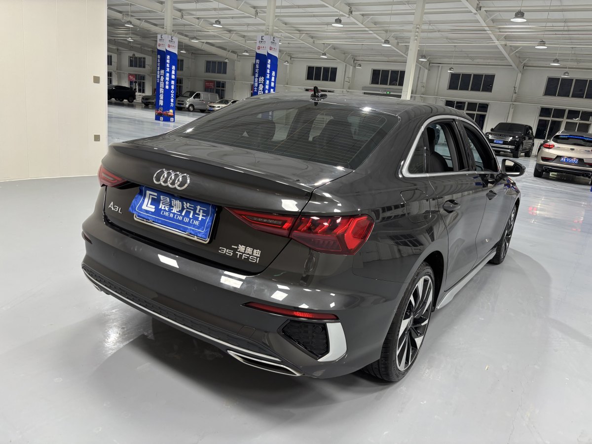 奧迪 奧迪A3  2022款 A3L Limousine 35 TFSI 時(shí)尚運(yùn)動(dòng)型圖片