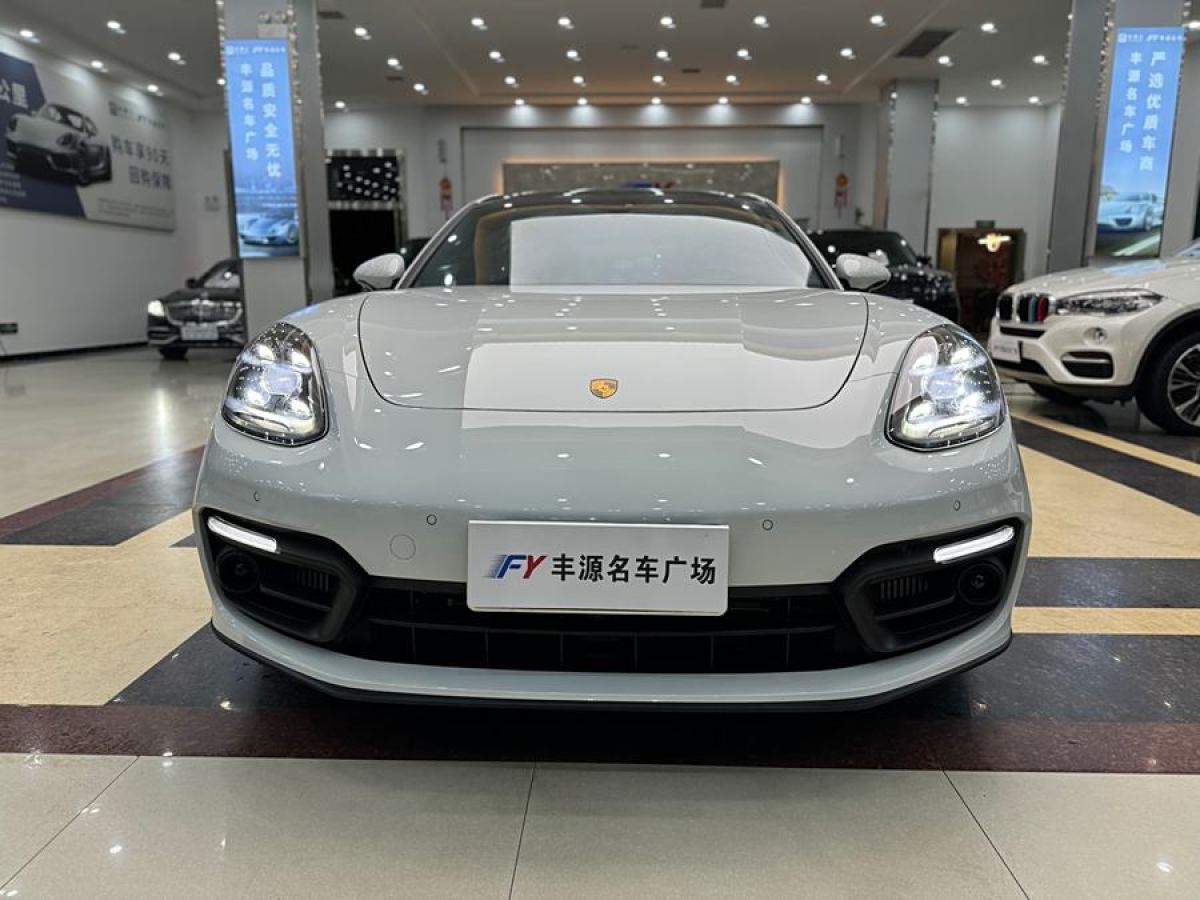 保時(shí)捷 Panamera  2023款 Panamera 4 行政加長(zhǎng)版 2.9T圖片