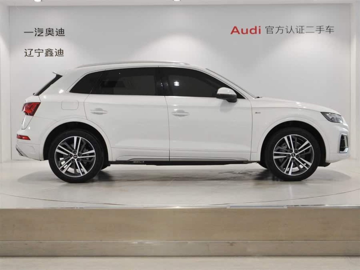 奧迪 奧迪Q5L  2022款 40T 時(shí)尚動(dòng)感型圖片