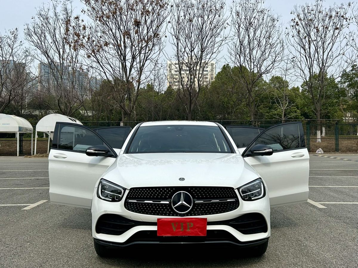 奔馳 奔馳GLC  2022款 改款 GLC 260 4MATIC 轎跑SUV圖片