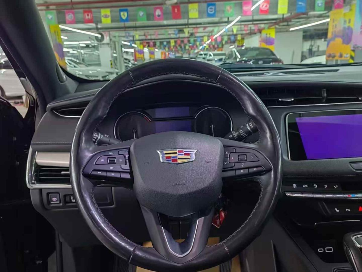 凱迪拉克 CT6  2019款 28T 領(lǐng)先運(yùn)動(dòng)型圖片