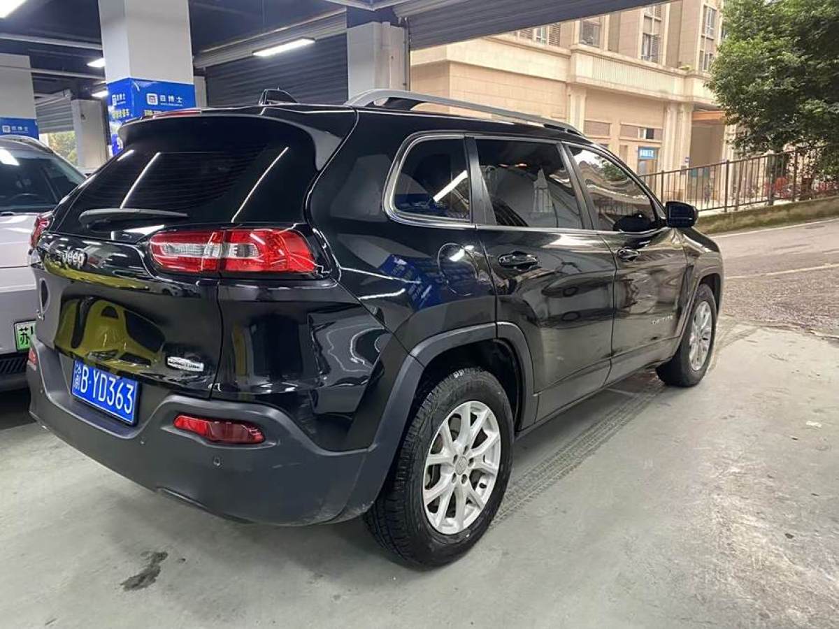 Jeep 自由光  2014款 2.4L 都市版圖片