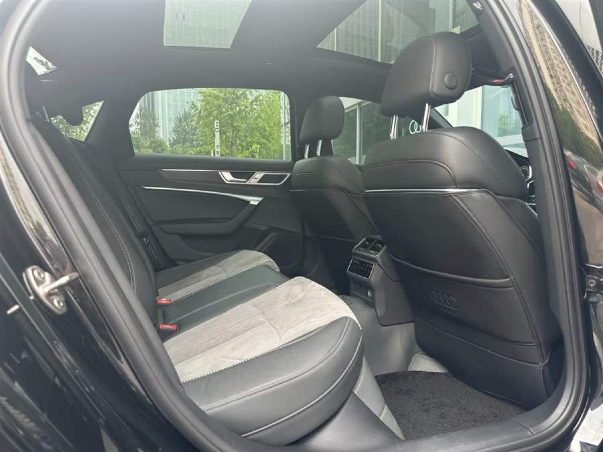 奧迪 奧迪A6L  2023款 改款 45 TFSI quattro 臻選動(dòng)感型圖片
