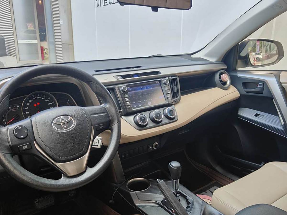 2014年10月豐田 RAV4榮放  2013款 2.0L CVT兩驅(qū)都市版