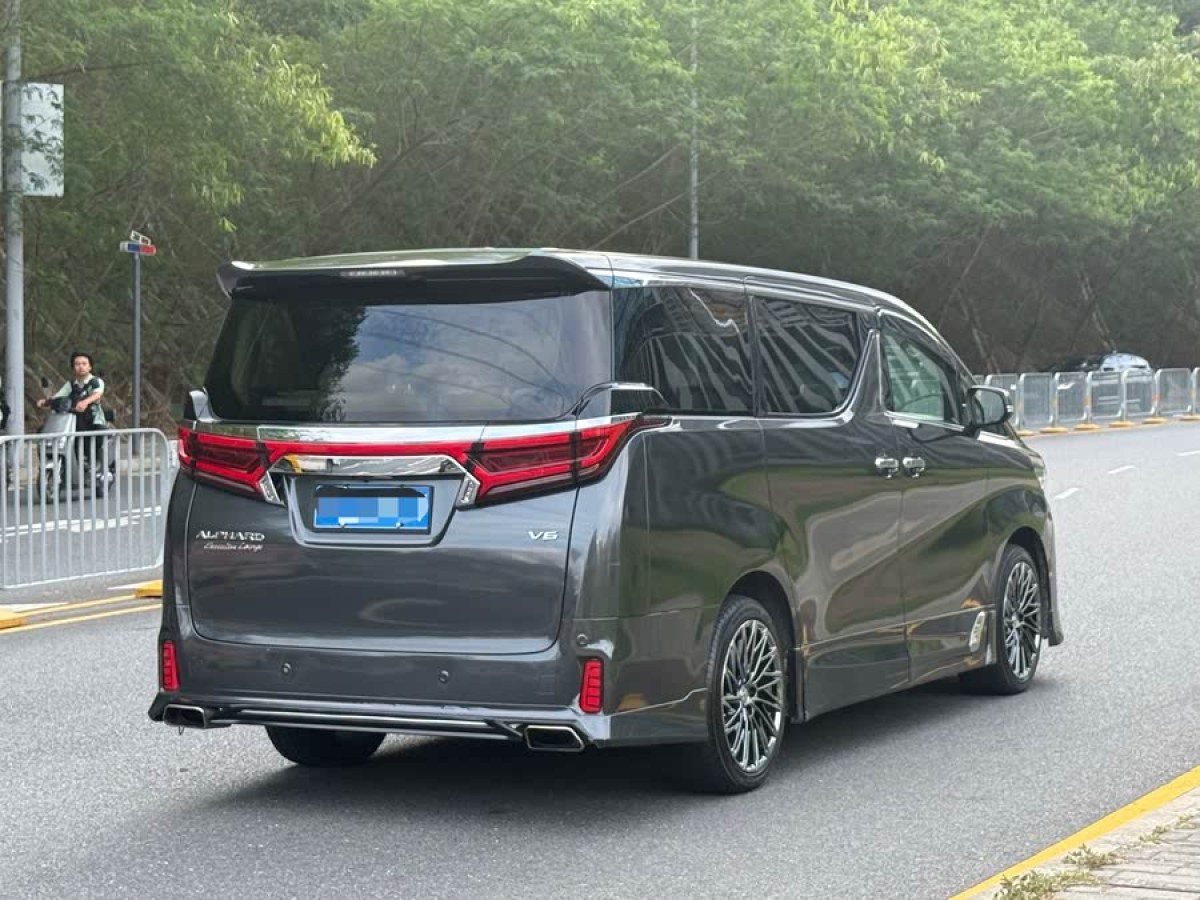 豐田 埃爾法  2015款 3.5L 尊貴版圖片