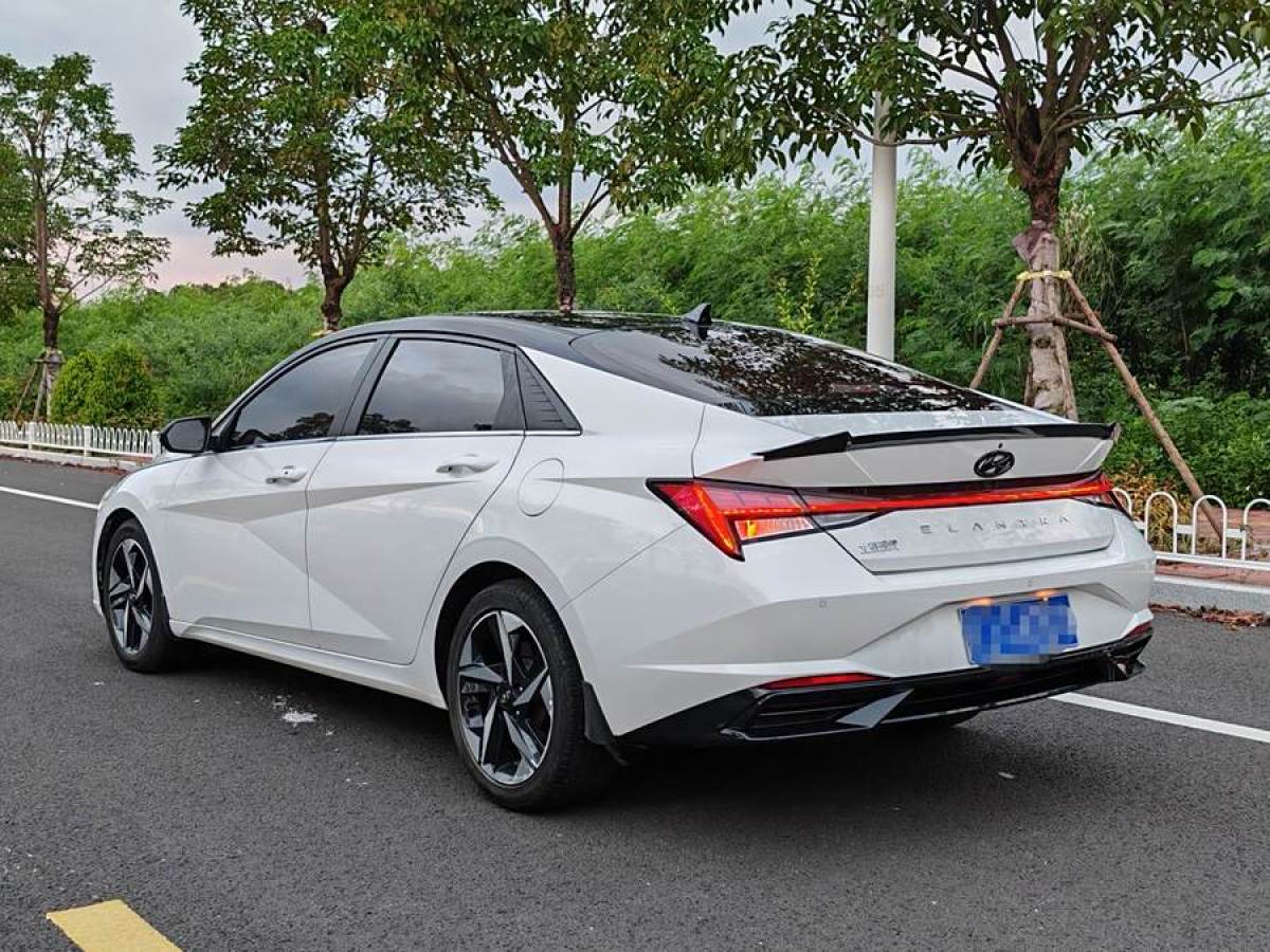 現(xiàn)代 伊蘭特  2022款 1.5L CVT LUX尊貴版圖片