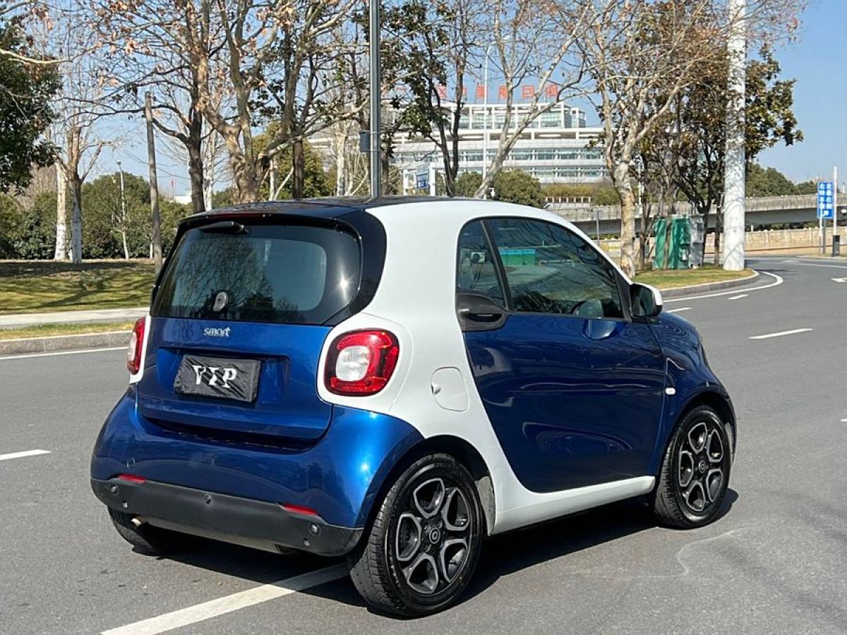 smart fortwo  2016款 0.9T 66千瓦硬頂先鋒版圖片