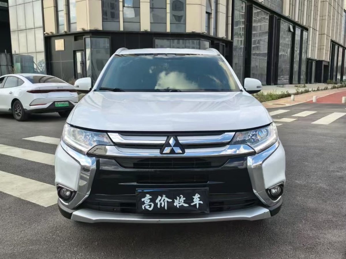 三菱 歐藍德  2018款 2.0L 兩驅(qū)榮耀版 5座圖片