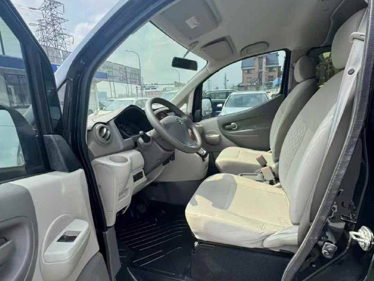 日產(chǎn) NV200  2016款 1.6L CVT尊享型圖片