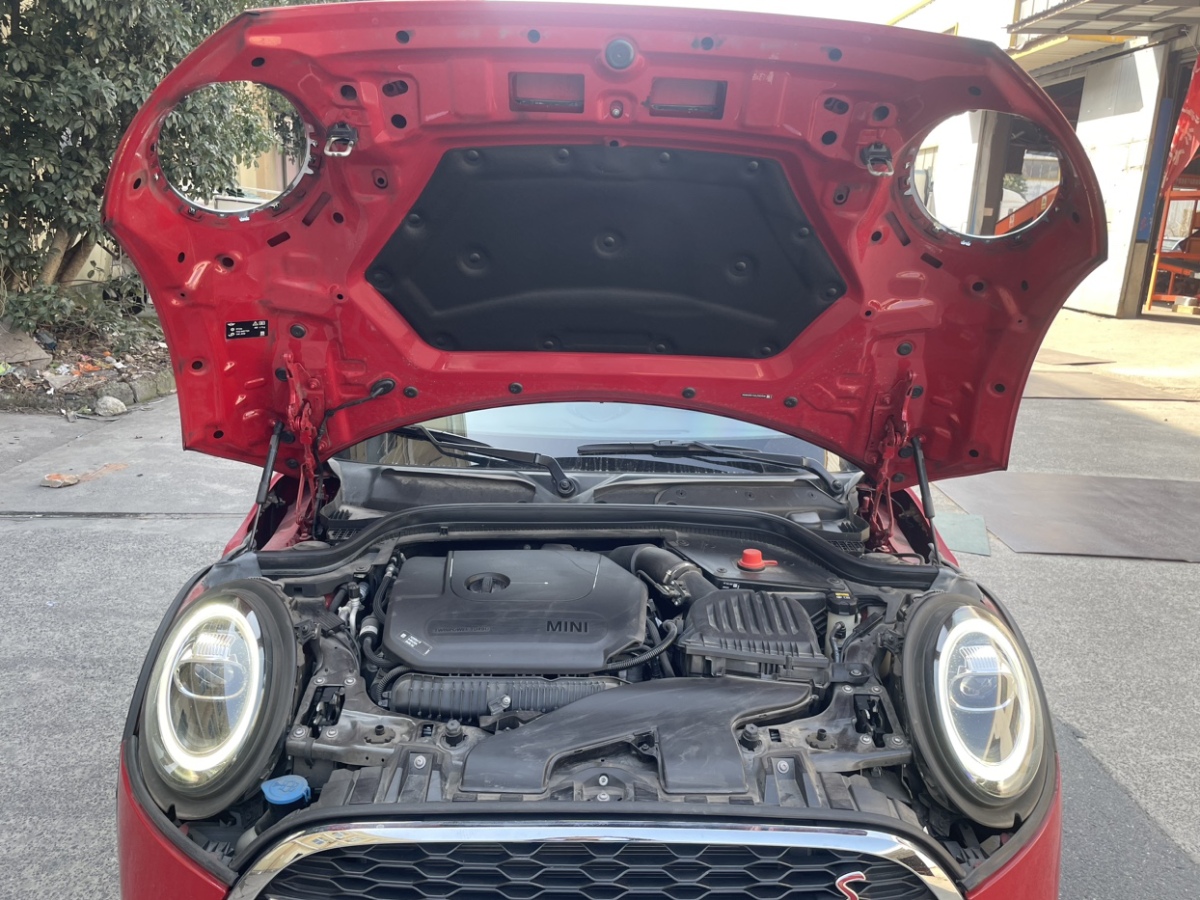 MINI MINI  2020款 2.0T COOPER S 經(jīng)典派 三門絕色版圖片