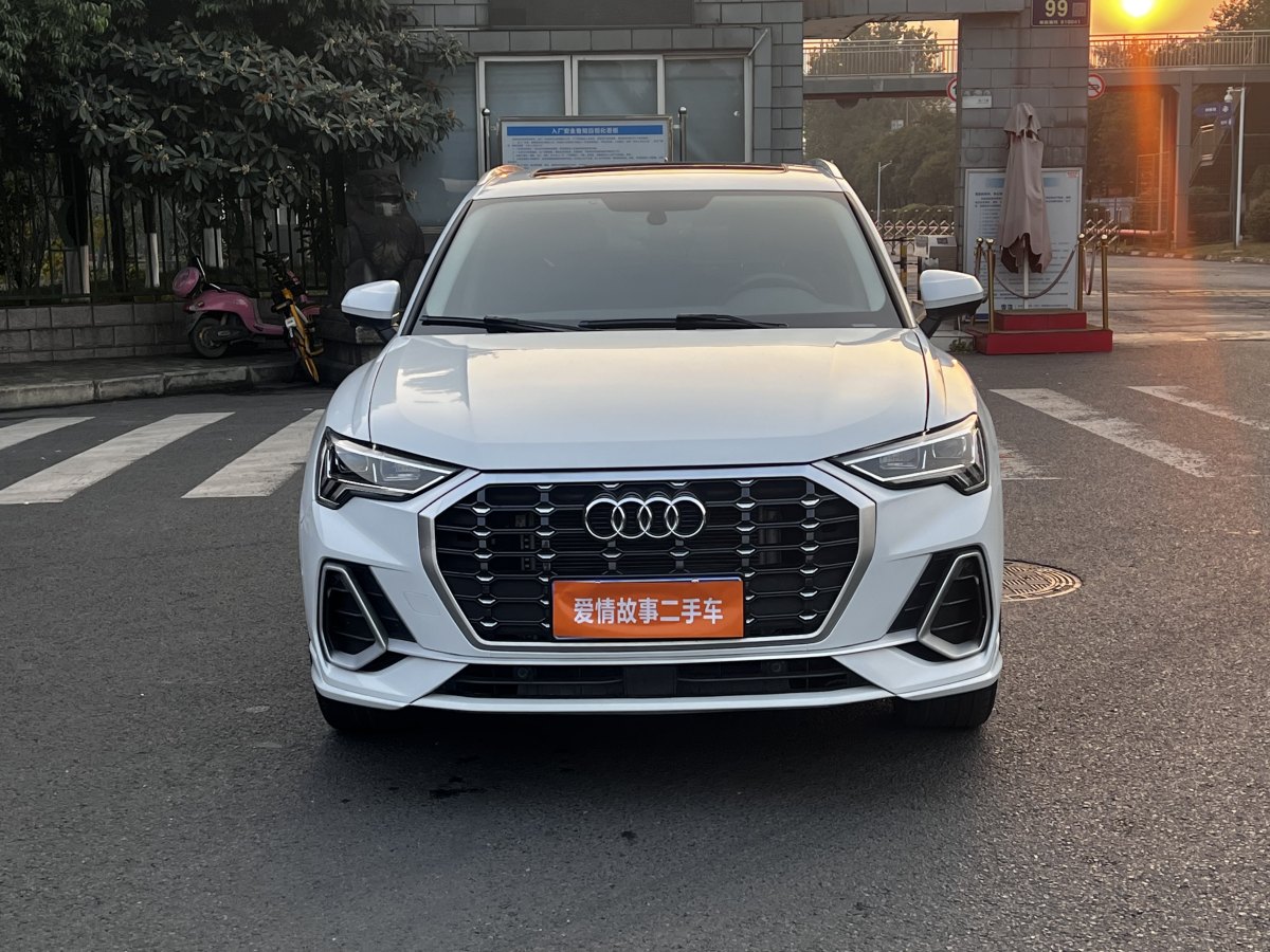 奧迪 奧迪Q3  2022款 40 TFSI RS套件燃速型圖片