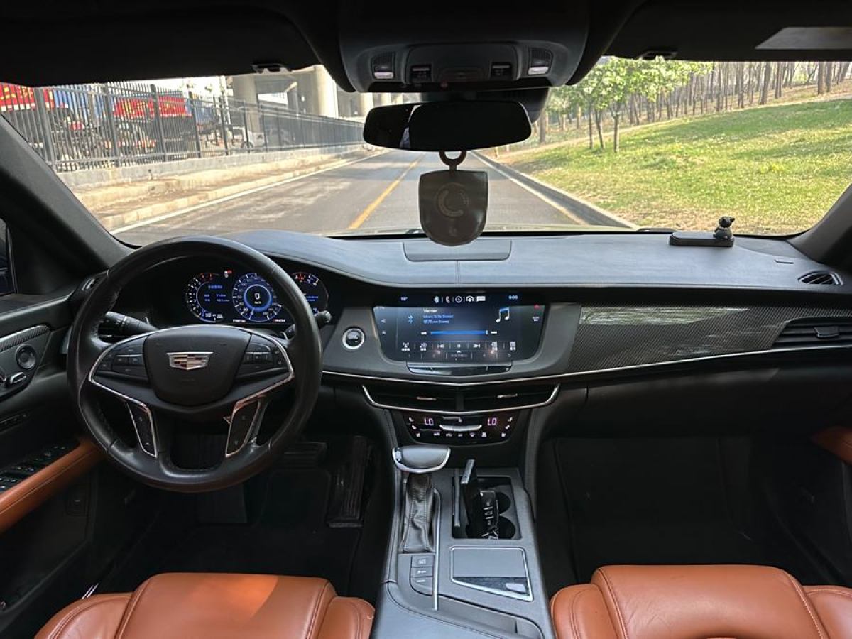 凱迪拉克 CT6  2016款 28T 領(lǐng)先型圖片