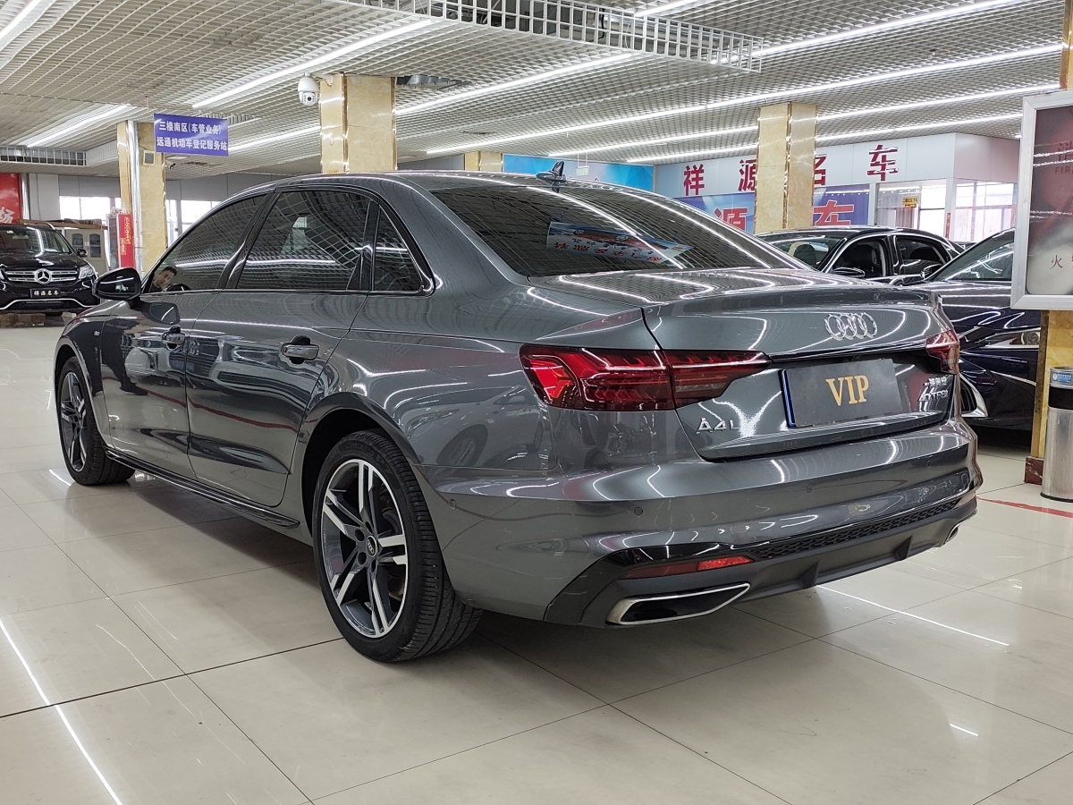 奧迪 奧迪A4L  2022款 40 TFSI 豪華動感型圖片