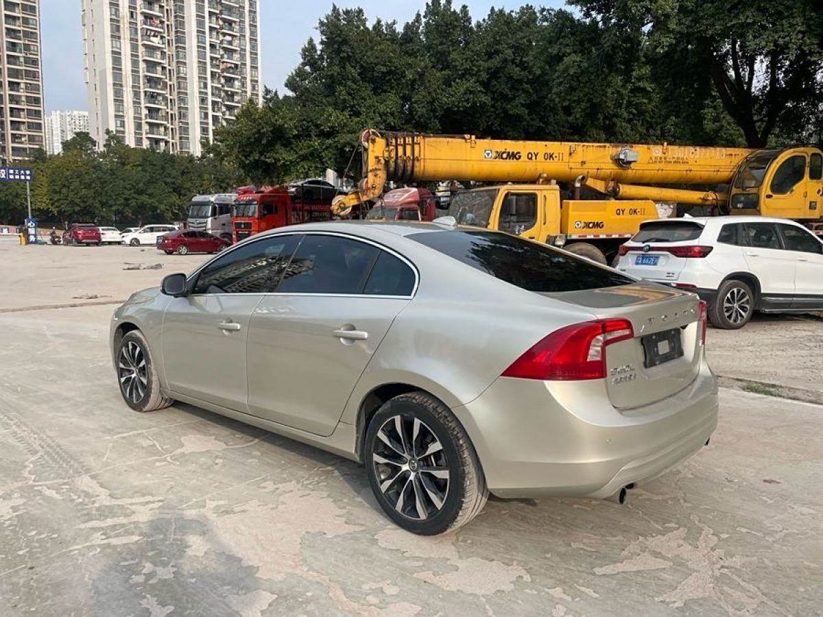 沃爾沃 S60L  2018款 T3 智進(jìn)進(jìn)取版圖片