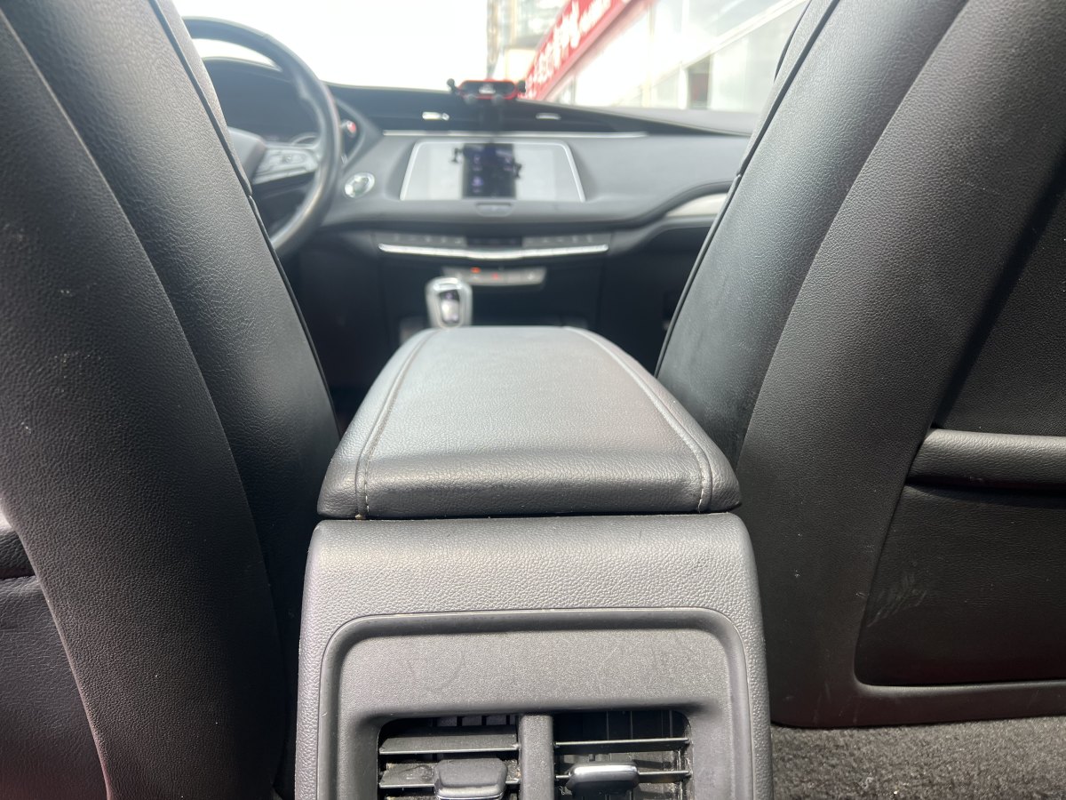2019年10月凯迪拉克 XT4  2018款 28T 两驱技术型