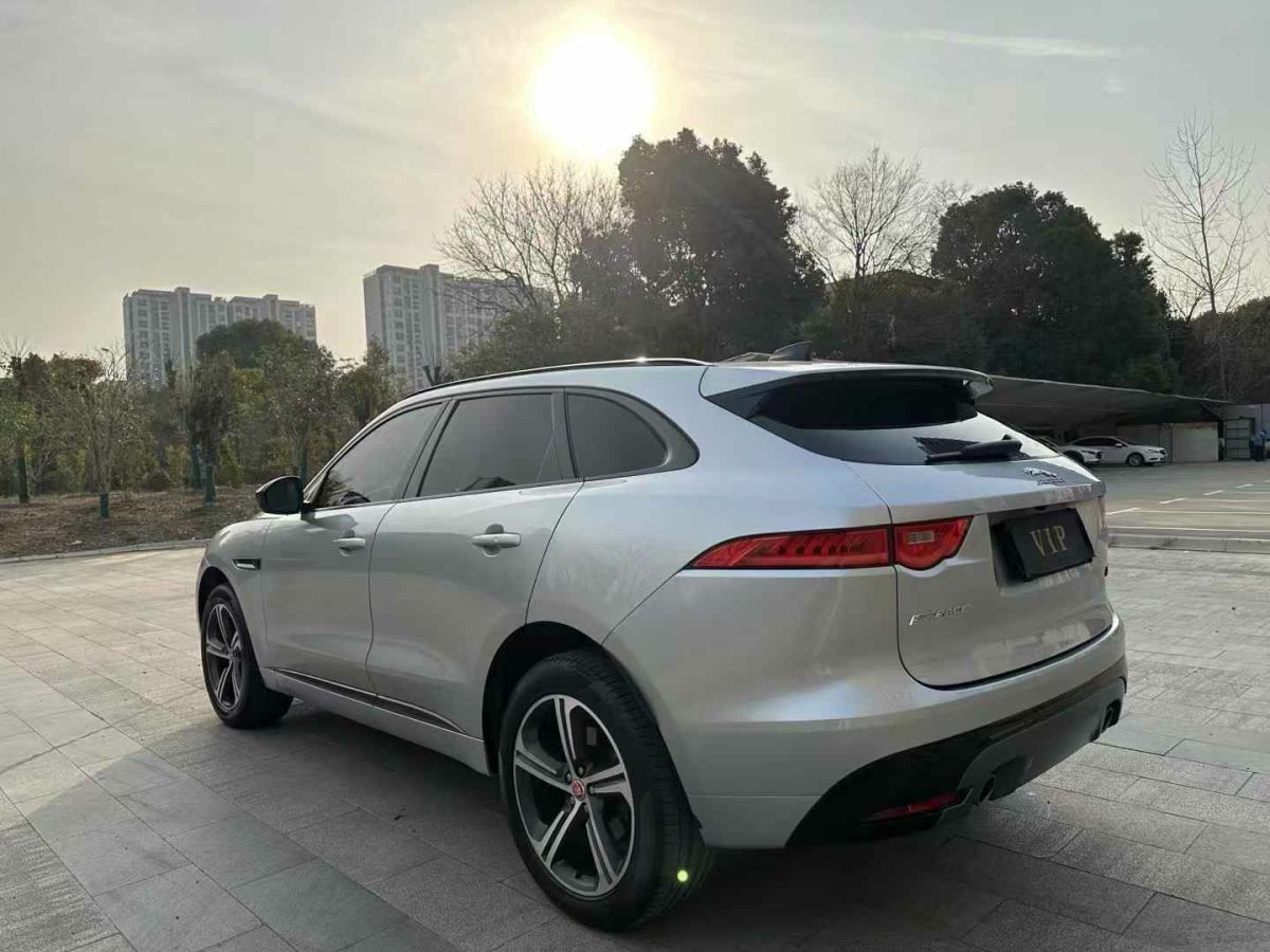 捷豹 XE  2019款 2.0T 300PS 四驅(qū)Landmark Edition圖片