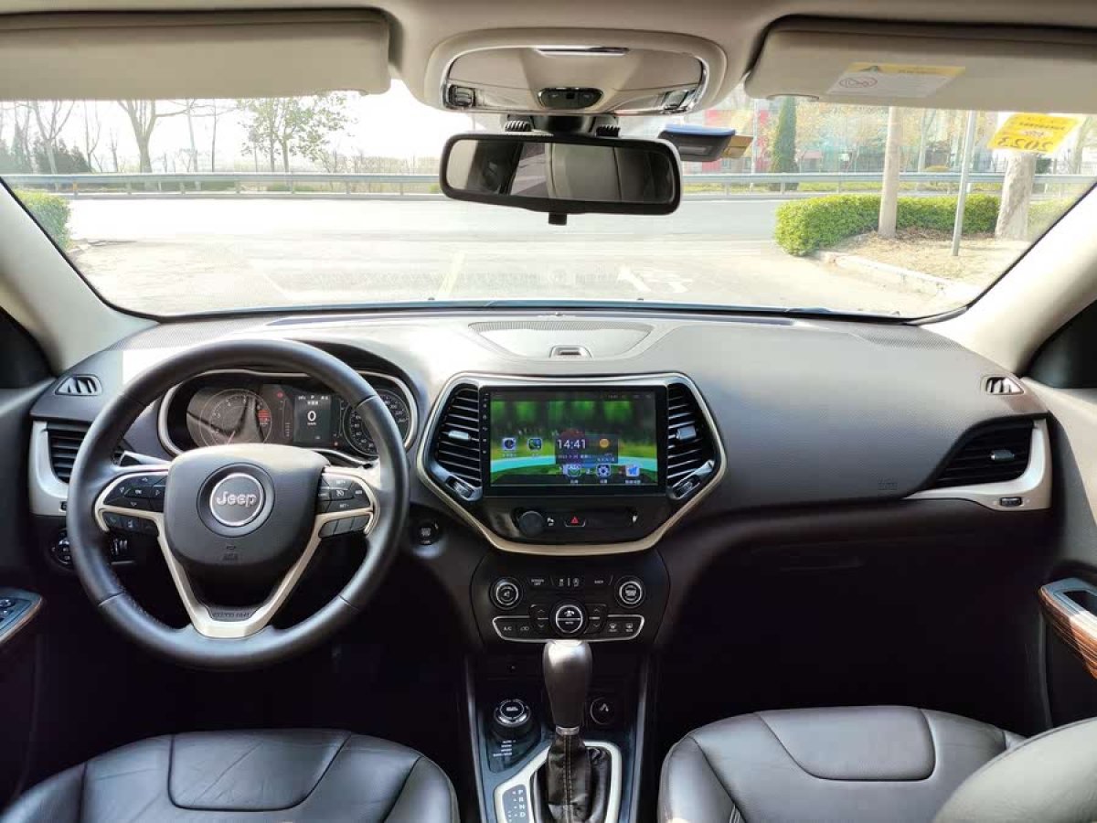 Jeep 自由光  2016款 2.4L 專業(yè)智能版圖片