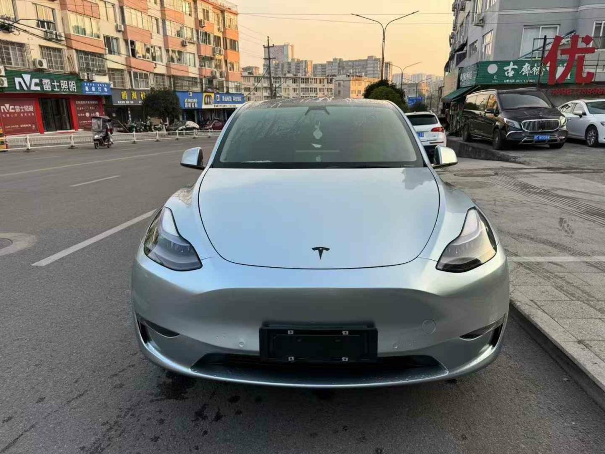 特斯拉 Model S  2023款 三電機(jī)全輪驅(qū)動(dòng) Plaid版圖片