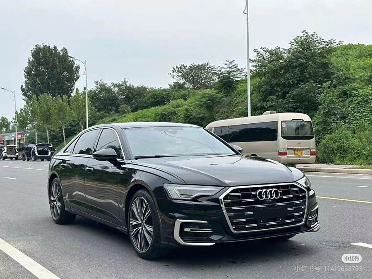 奧迪 奧迪A6L  2023款 改款 45 TFSI 臻選動(dòng)感型圖片