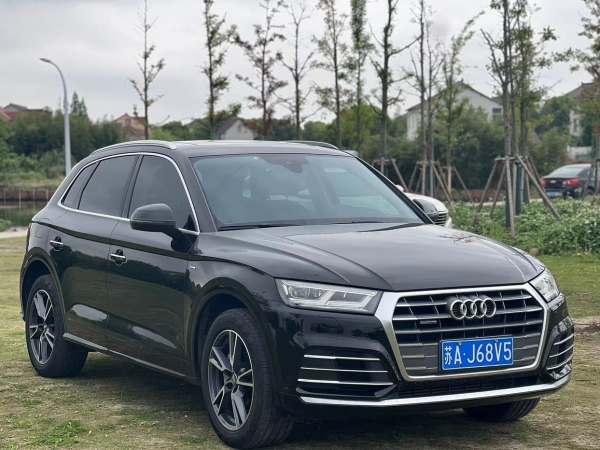 奥迪 奥迪Q5L  2020款 改款 40 TFSI 荣享进取型