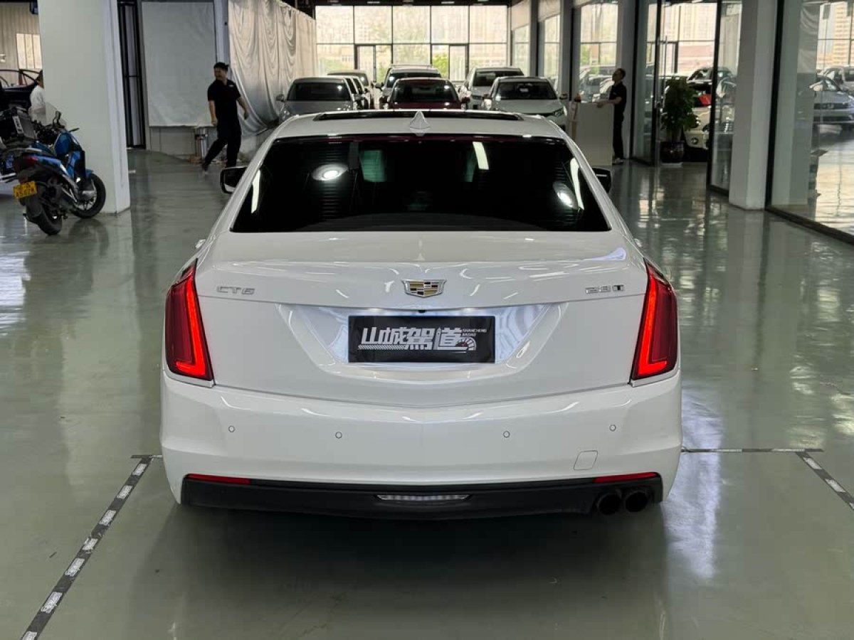 凱迪拉克 CT6  2017款 28T 領(lǐng)先型圖片