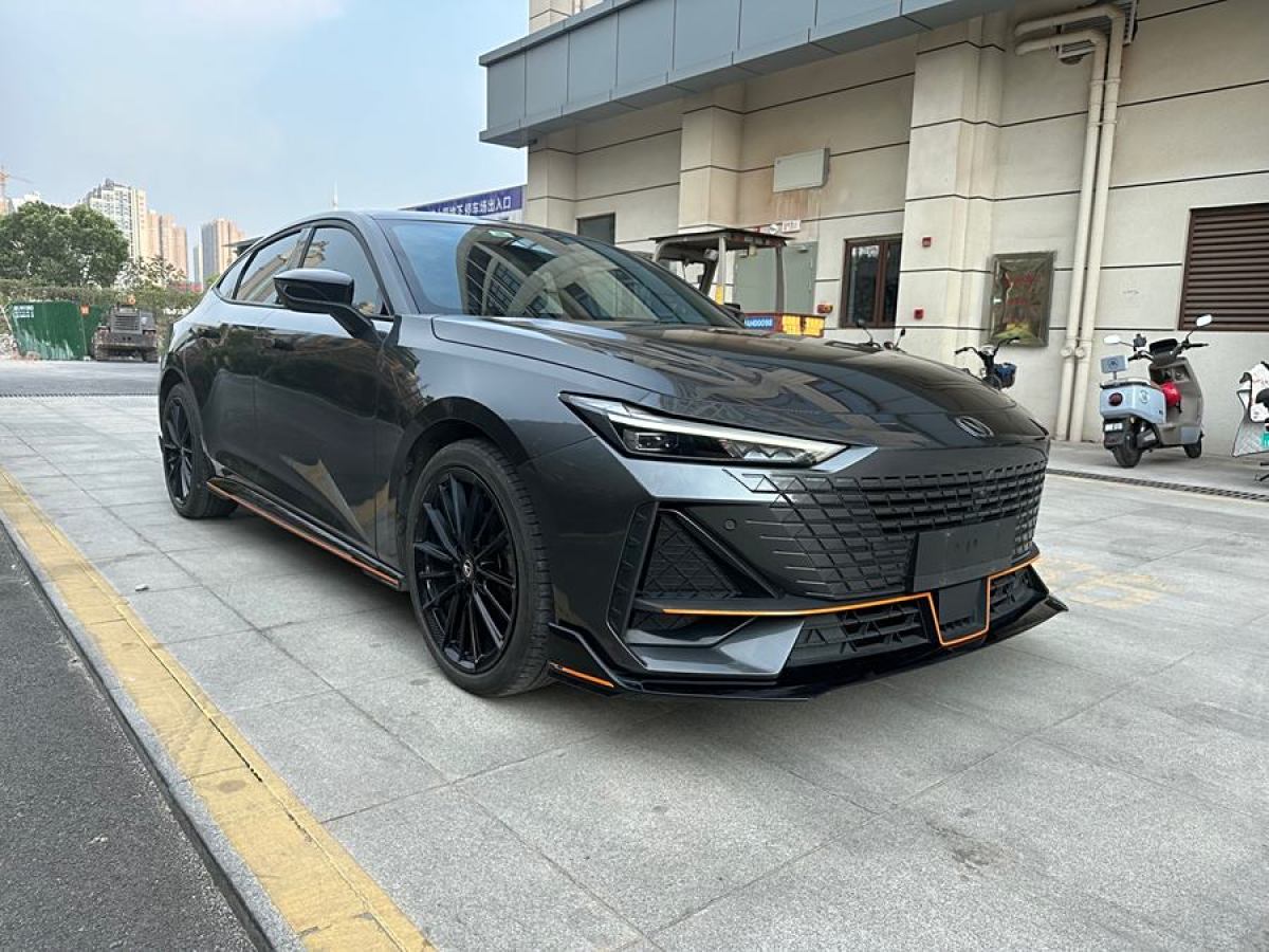 長(zhǎng)安 長(zhǎng)安UNI-V  2022款 1.5T 運(yùn)動(dòng)版圖片