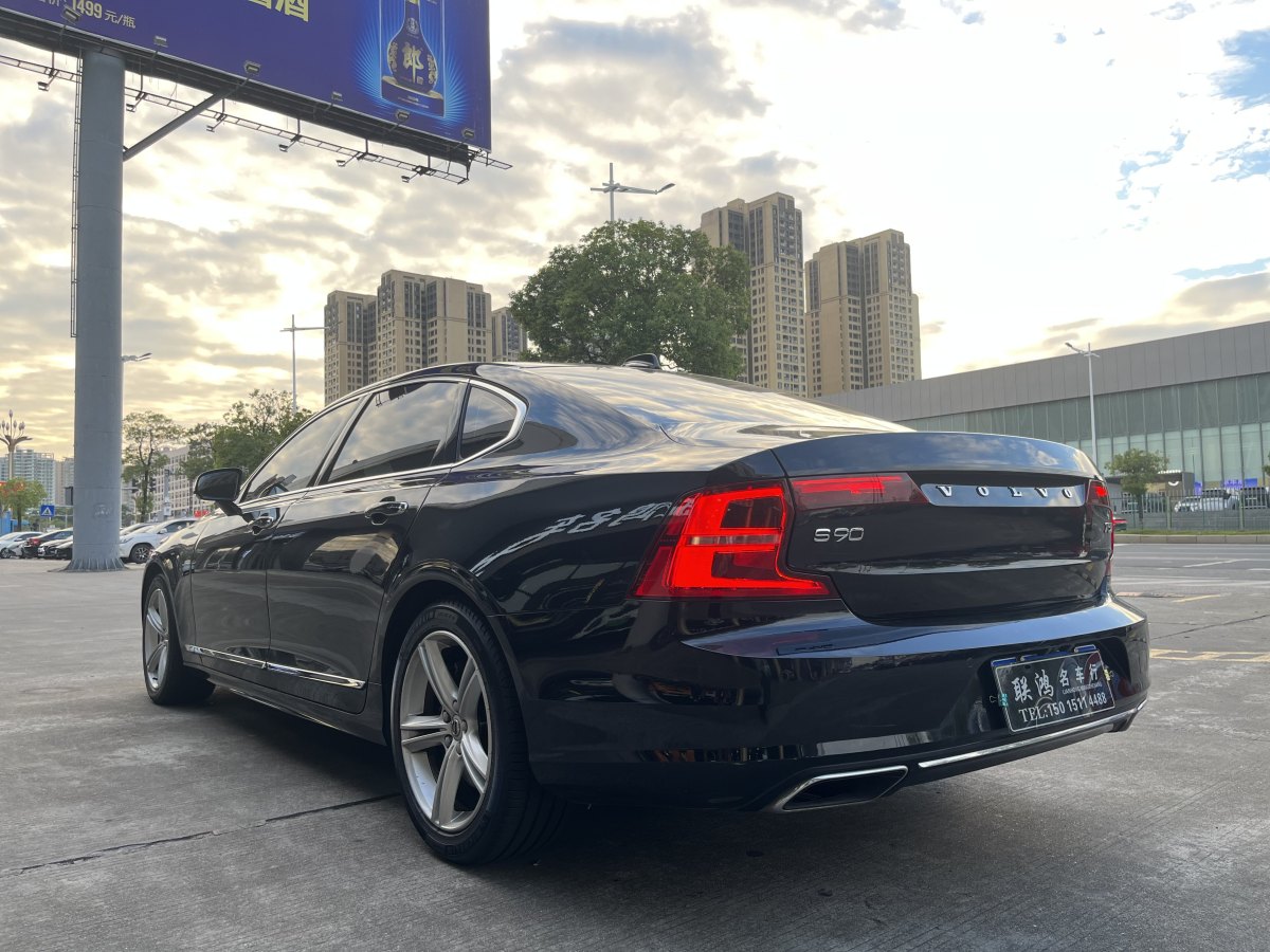 沃爾沃 S90  2019款 T5 智逸版圖片