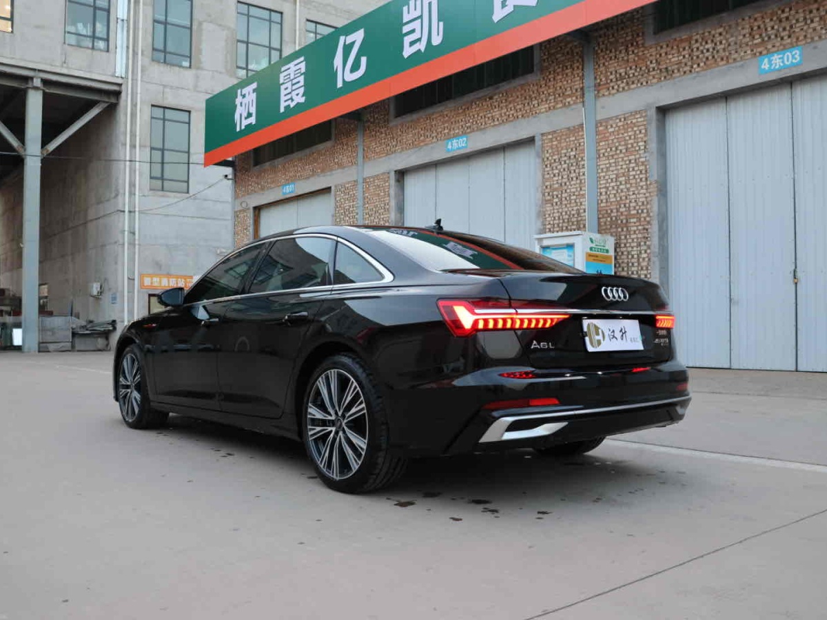 奧迪 奧迪A6L  2023款 改款 45 TFSI quattro 臻選動感型圖片