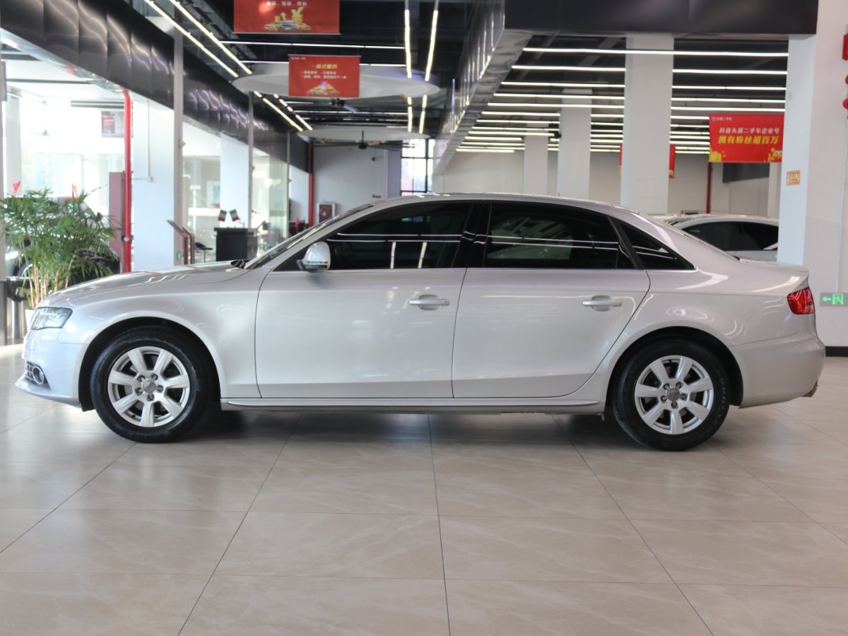 奧迪 奧迪A4L  2011款 2.0 TFSI 標(biāo)準(zhǔn)型圖片