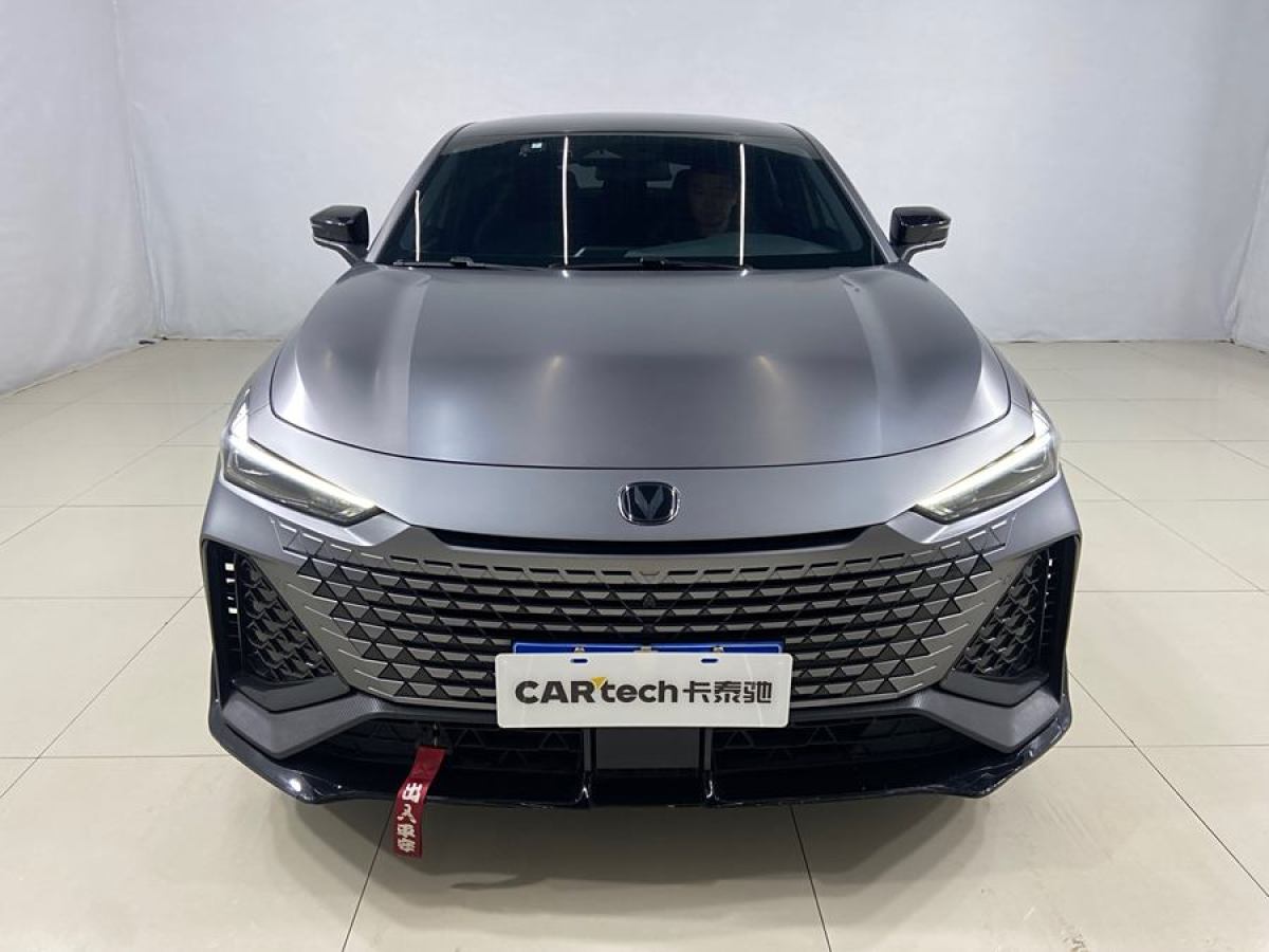 長(zhǎng)安 長(zhǎng)安UNI-V  2022款 2.0T 領(lǐng)速版圖片