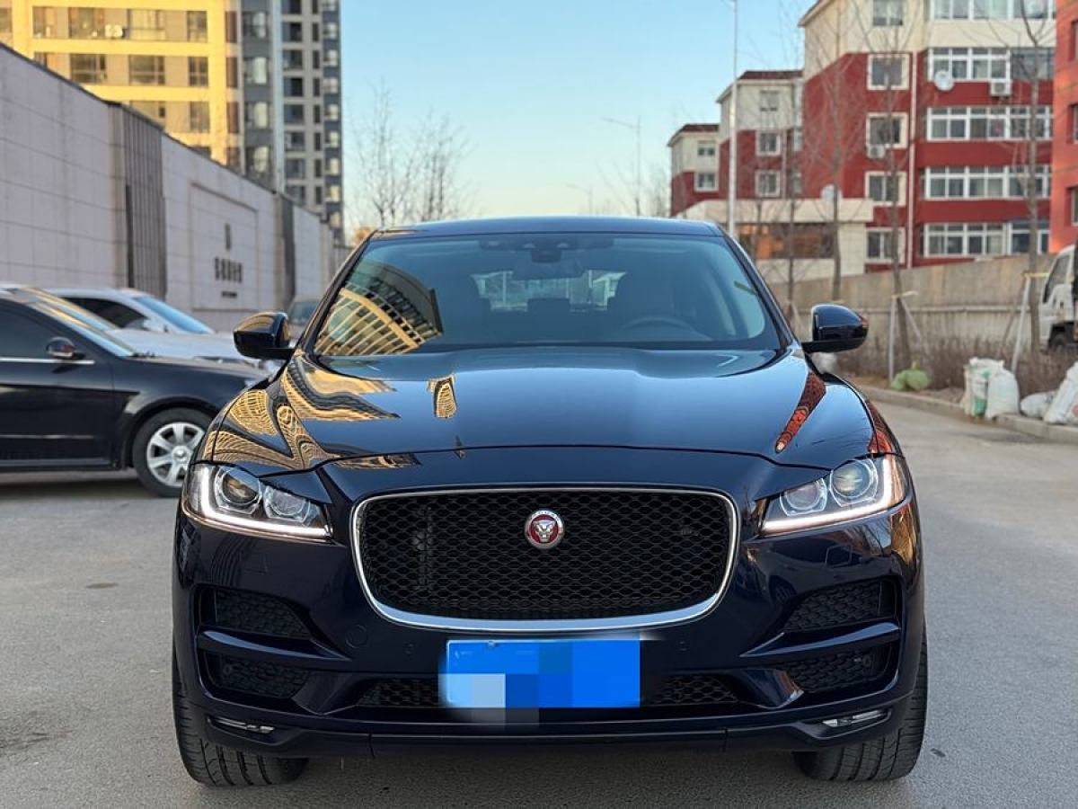 捷豹 F-PACE  2016款 2.0T 兩驅(qū)都市尊享版圖片