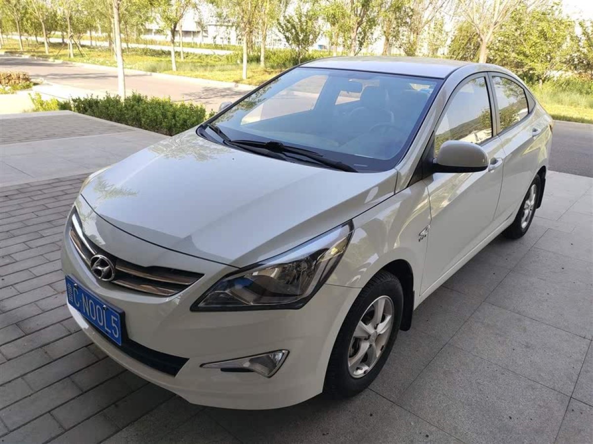 現(xiàn)代 瑞納  2014款 1.4L 手動(dòng)智能型GLS圖片