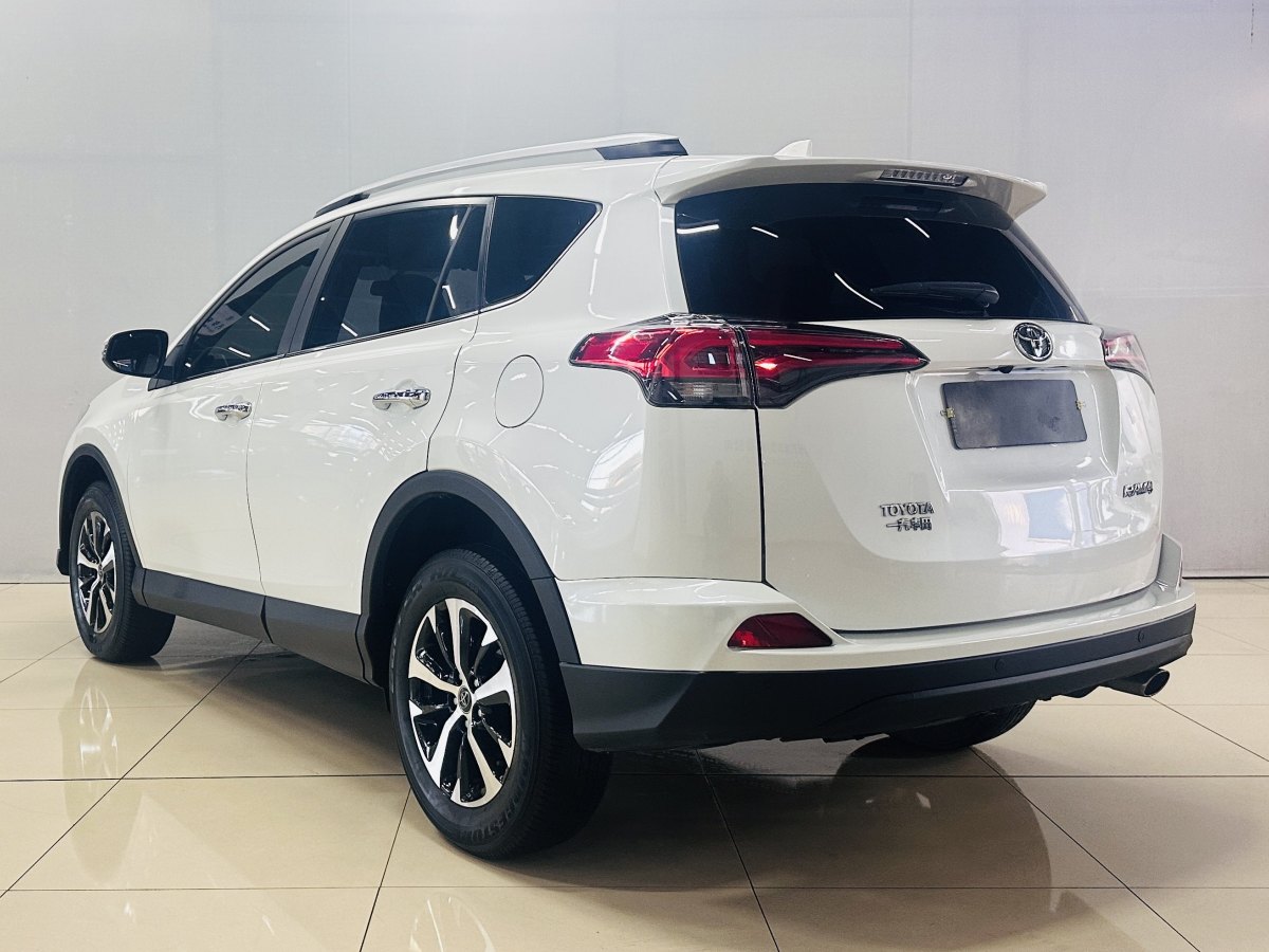 豐田 RAV4  2016款 榮放 2.0L CVT兩驅(qū)舒適版圖片