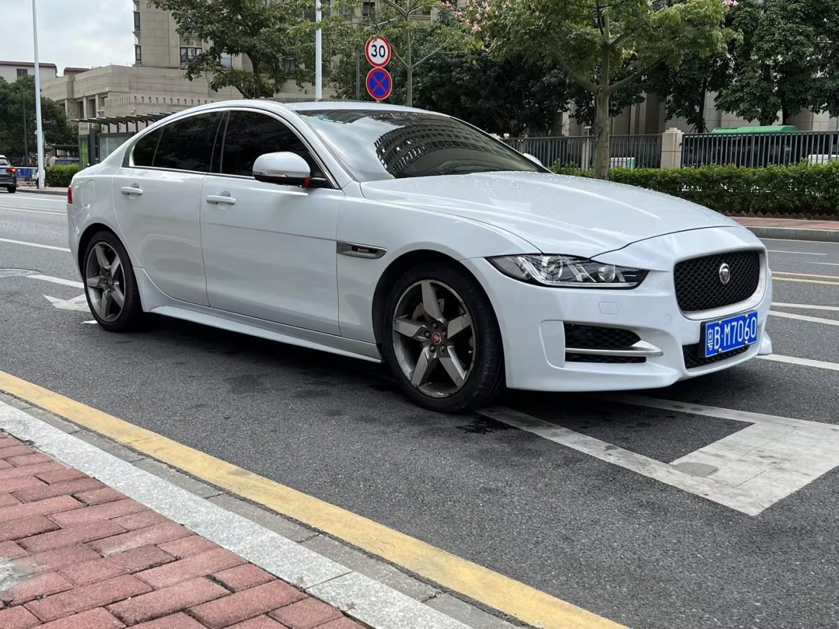 捷豹 XE  2017款 2.0T 240PS R-Sport圖片