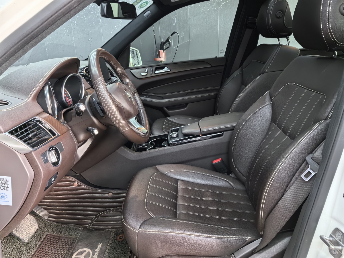 2018年5月奔驰 奔驰GLE  2018款 GLE 320 4MATIC 豪华型臻藏版