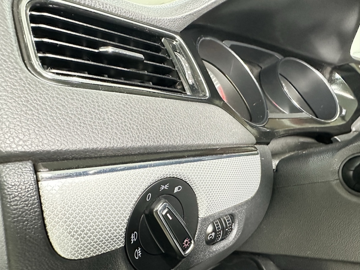 大眾 速騰  2015款 1.6L 自動舒適型圖片