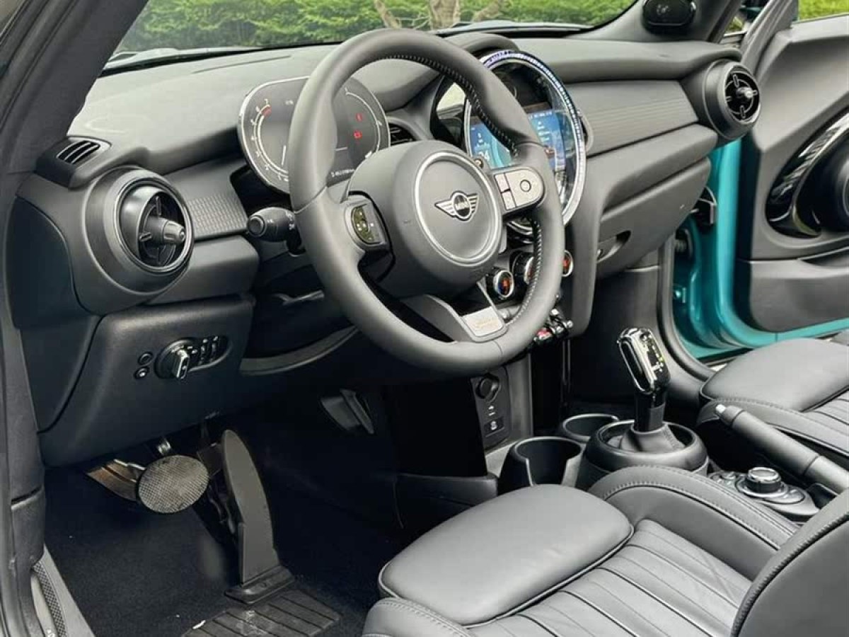 MINI MINI  2023款 改款二 2.0T COOPER S CABRIO 藝術(shù)家圖片
