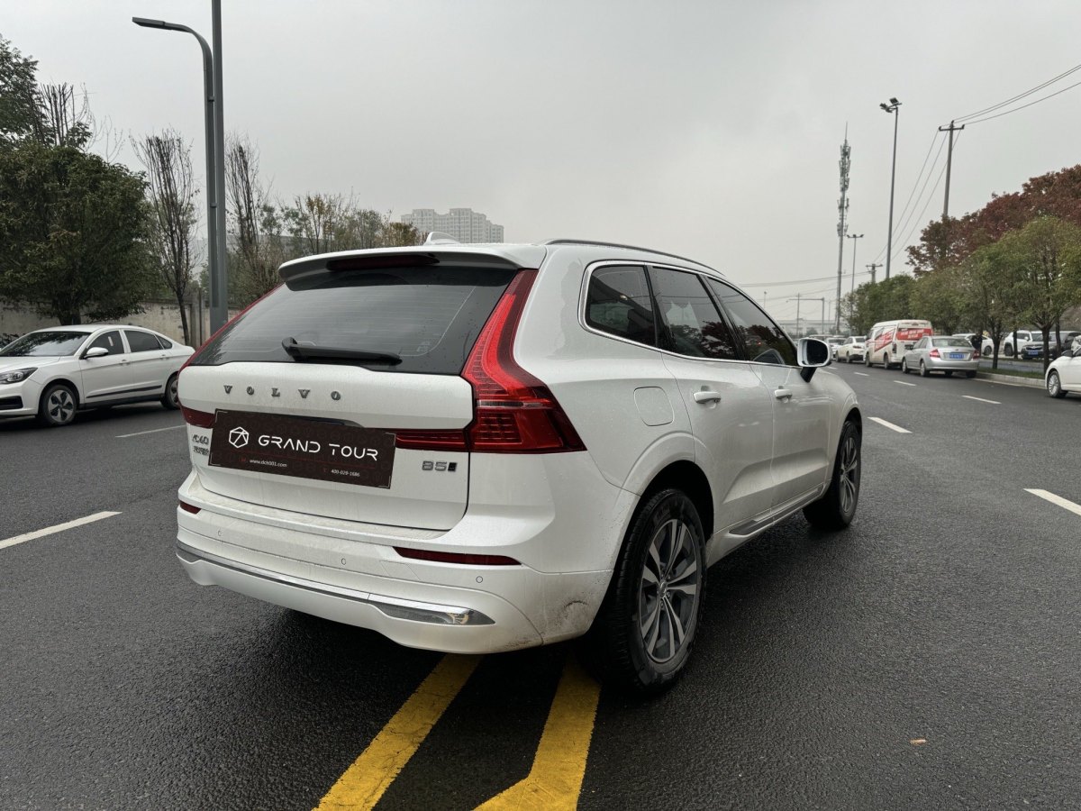 沃爾沃 XC60  2024款 B5 四驅(qū)智逸豪華版圖片