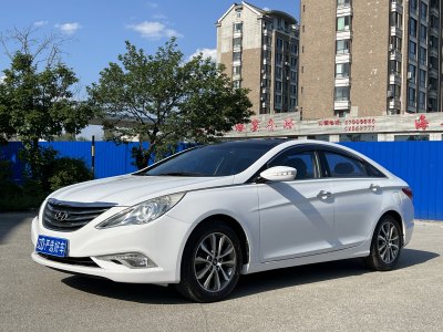 2013年11月 現(xiàn)代 索納塔 2.0L 自動尊貴版圖片