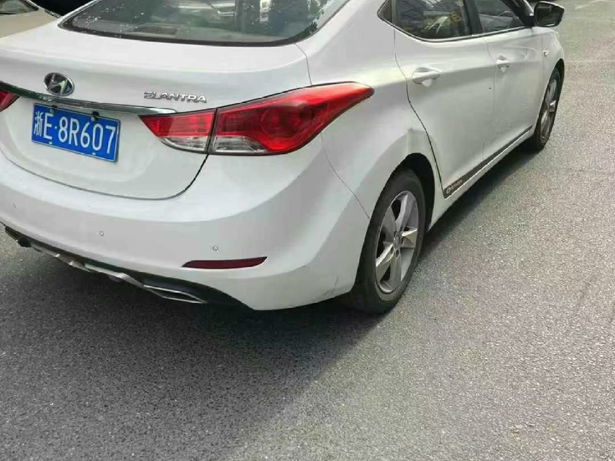 現(xiàn)代 朗動 圖片